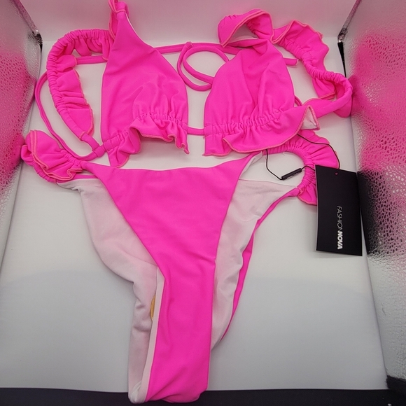 BRAND NEW FASHION NOVA CABO SUMMER RUFFLE 2 PIECE BIKINI SIZE SMALL NEON PINK - Picture 2 of 8